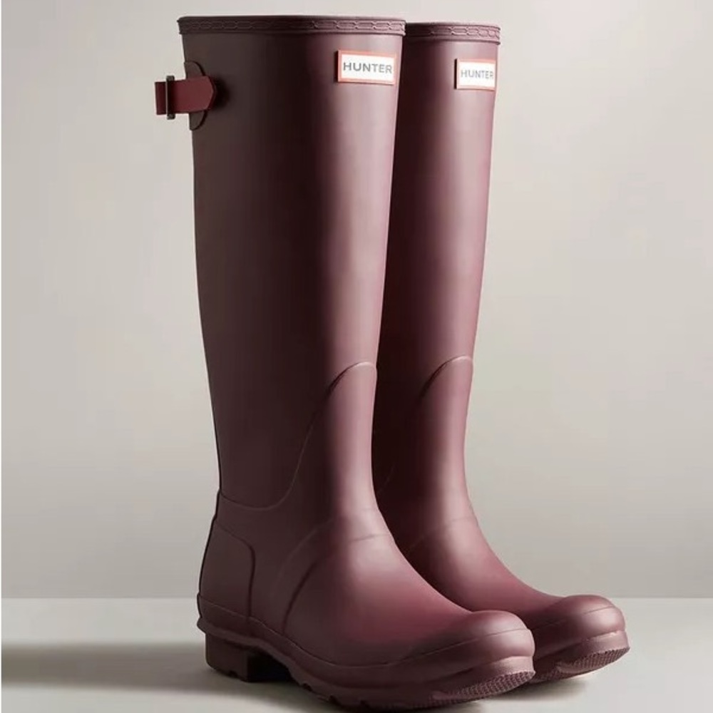 Hunter Women’s Original Tall Rain Boots in Maroon